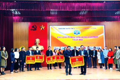 ĐỘI TUYỂN HÙNG BIỆN TIẾNG ANH CẤP TỈNH TRÁI NGỌT TỪ NHỮNG NỖ LỰC KHÔNG NGỪNG!