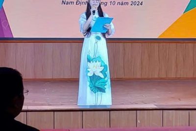 Giai Điệu Tự Hào: Học sinh trường THPT Mỹ Tho tỏa sáng với tinh thần yêu nước và tài năng nổi bật