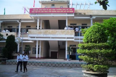 40 NĂMMỘT MÁI TRƯỜNG